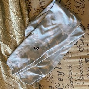 White camo Ptula Desiree leggings